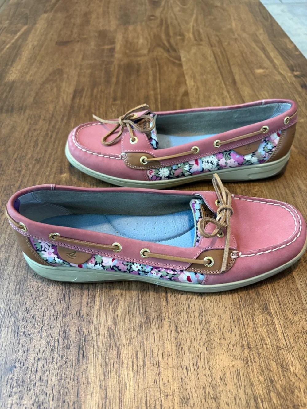 Women’s Sperry Coral Pink Leather Boat Shoes Size 12 - Picture 2 of 5